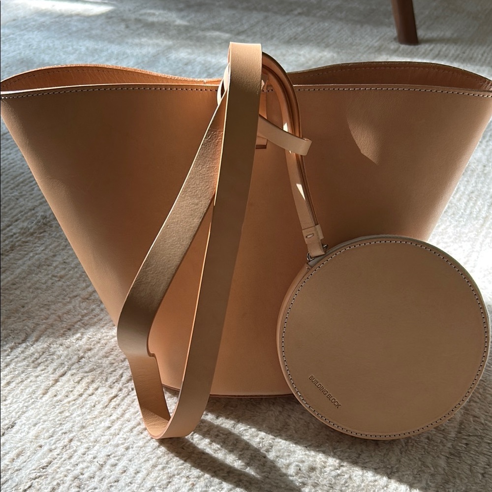 Short Basket Bag in Black or Natural Veg Tan with Circle Pouch
